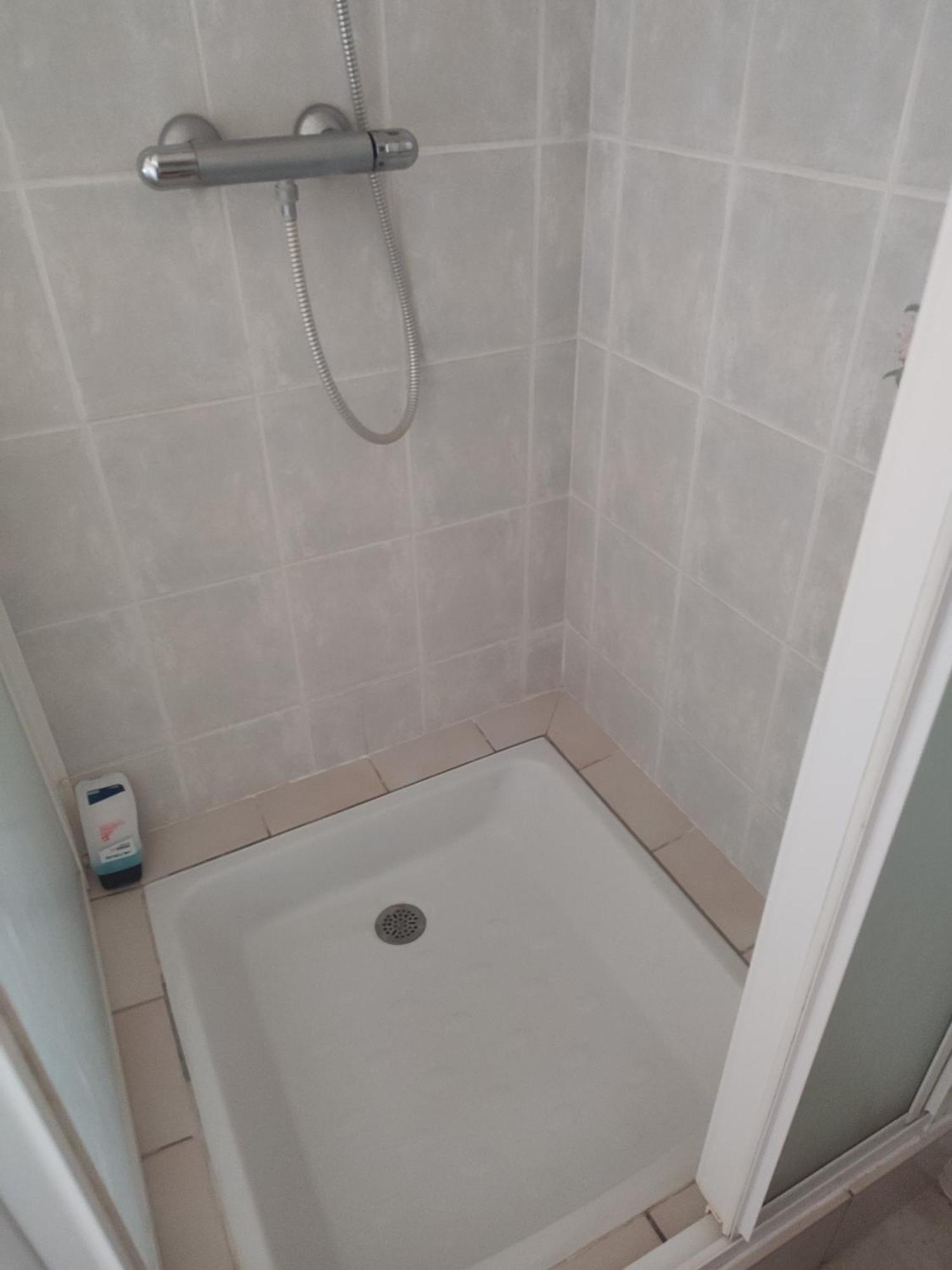 Maison Plain Pied, 2 Chambres, Longere Typique , Fraiche, Dans Bourg Avec Tous Commerces Luçay-le-Mâle エクステリア 写真