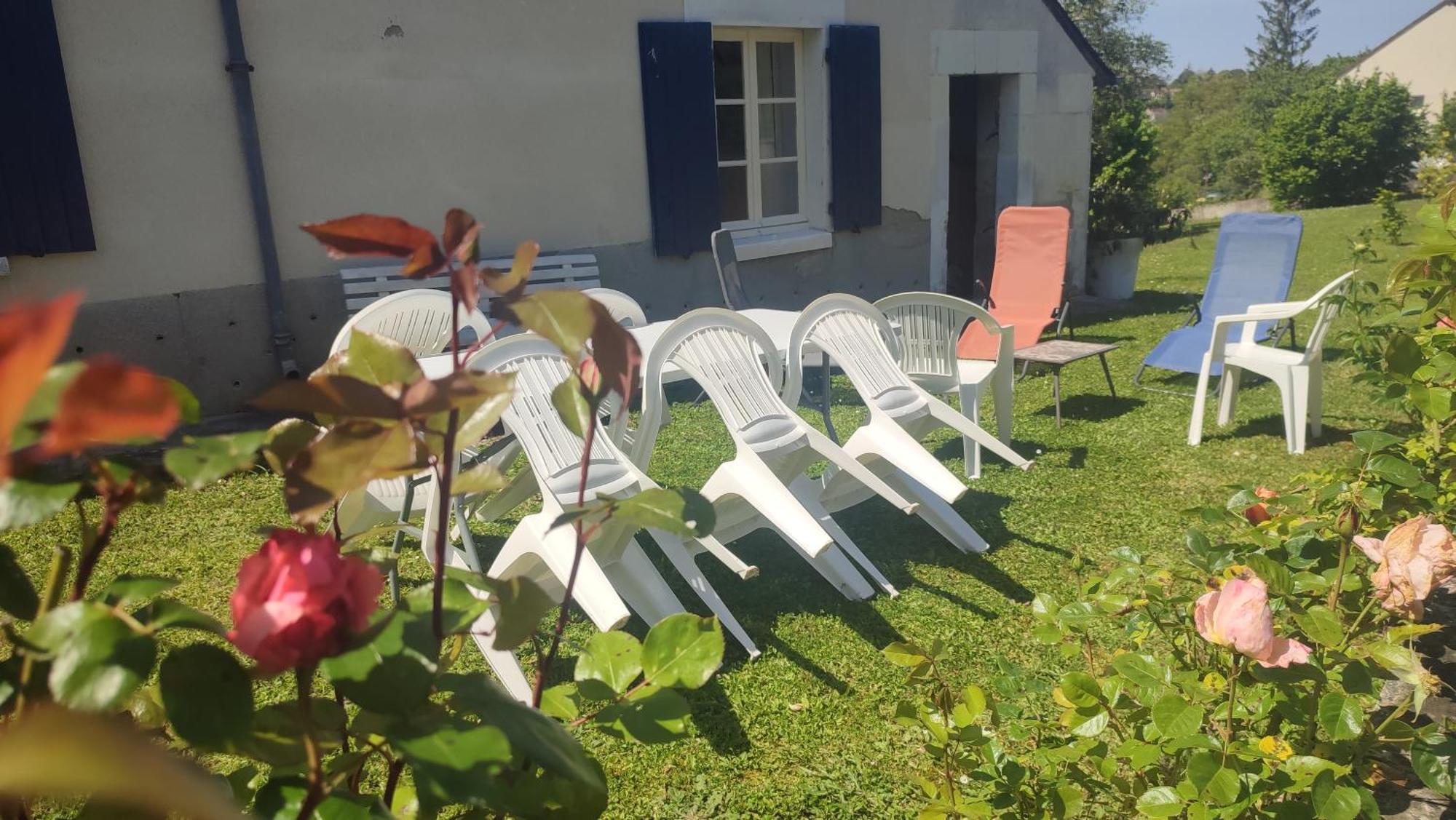 Maison Plain Pied, 2 Chambres, Longere Typique , Fraiche, Dans Bourg Avec Tous Commerces Luçay-le-Mâle エクステリア 写真