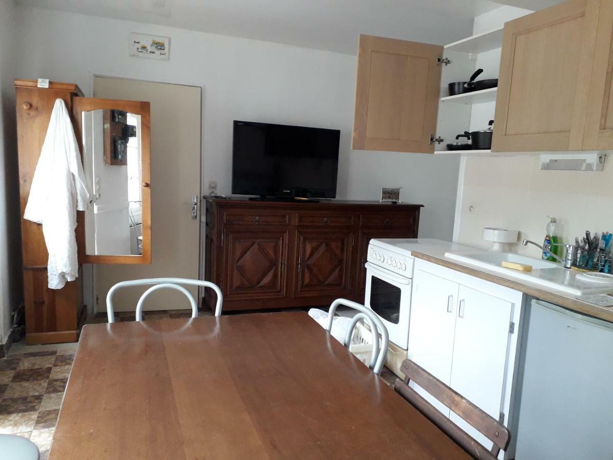 Maison Plain Pied, 2 Chambres, Longere Typique , Fraiche, Dans Bourg Avec Tous Commerces Luçay-le-Mâle エクステリア 写真